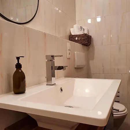 Alpenflair Mit Bergblick - Inkl Parkplatz #7 * インスブルック